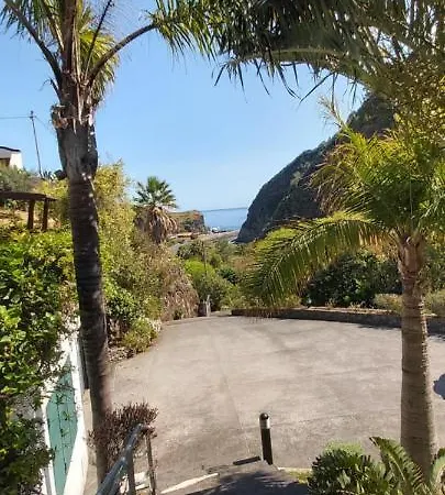 Paraiso Resiliente Santana (Madeira)