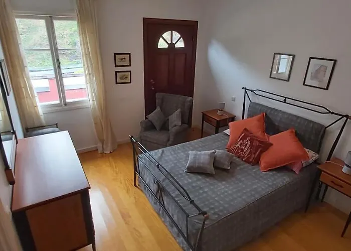 Paraiso Resiliente * Santana (Madeira)